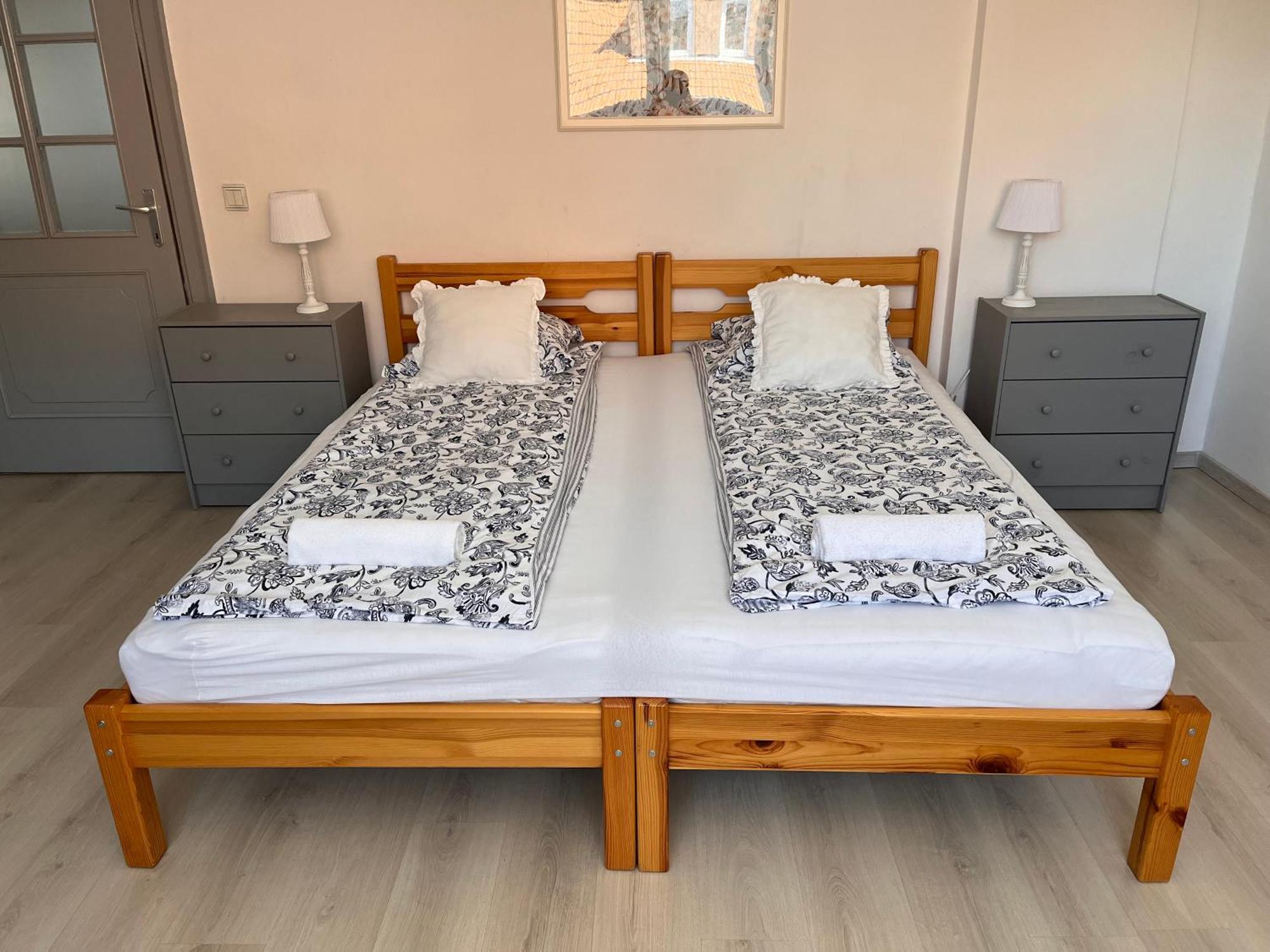 Pacsirta Apartman Grand Eger Luaran gambar